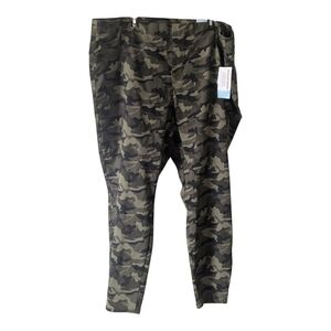 Camouflage Print Pants. Plus Size 4X. New